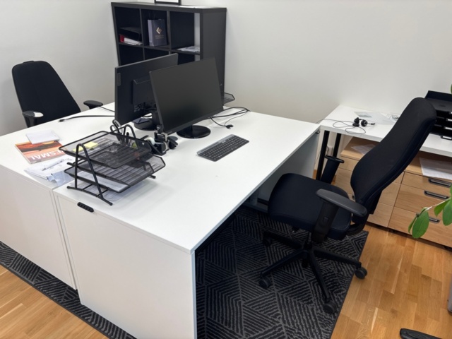 1356961-2 Kontorsmöbler