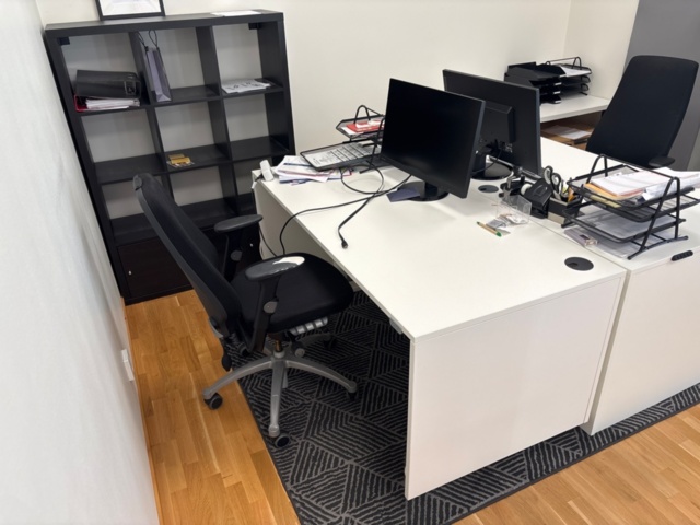 1356961-8 Kontorsmöbler