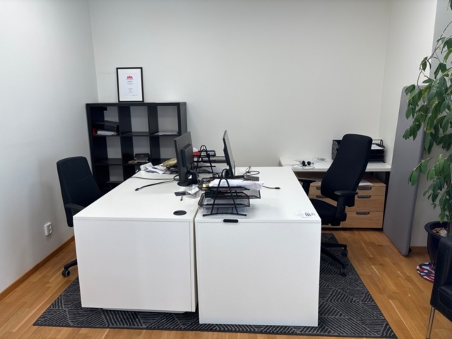 1356961-12 Kontorsmöbler