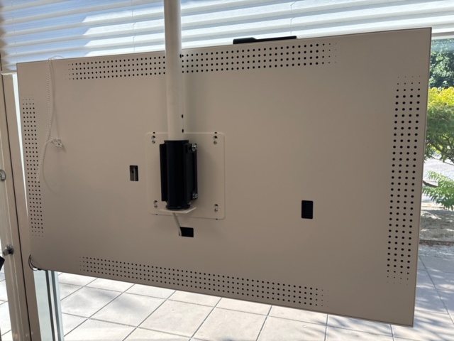 1356966-1 Reklamskärmar 2st, ca 50 tum med fästen