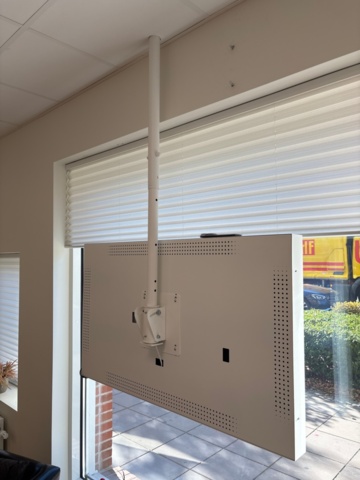 1356966-3 Reklamskärmar 2st, ca 50 tum med fästen