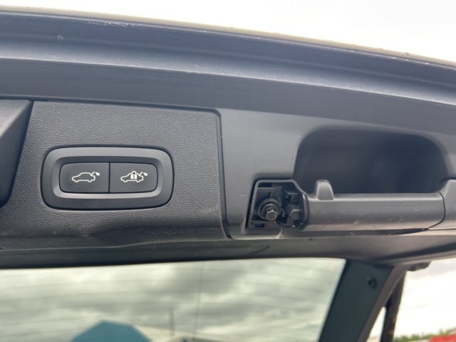 1383175-32 Volvo XC60 Recharge T8 AWD Geartronic, 392hk, 2019