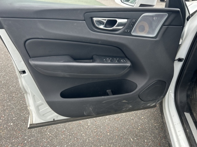 1383175-9 Volvo XC60 Recharge T8 AWD Geartronic, 392hk, 2019