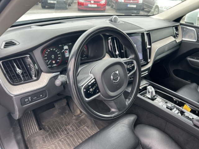 1383175-10 Volvo XC60 Recharge T8 AWD Geartronic, 392hk, 2019