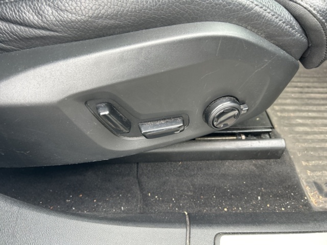 1383175-37 Volvo XC60 Recharge T8 AWD Geartronic, 392hk, 2019