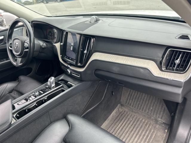 1383175-38 Volvo XC60 Recharge T8 AWD Geartronic, 392hk, 2019