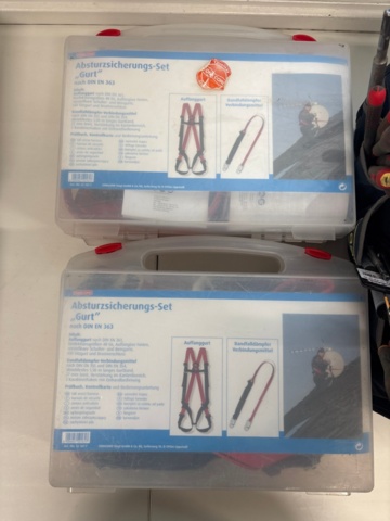 1368428-4 Fallskyddsselar 2 st, verktygsväska med elverktyg