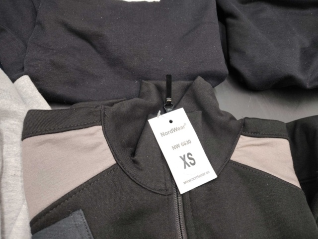 1407574-3 Arbetskläder, 5 st - tröjor, sweatshirt m.m. , stl XS