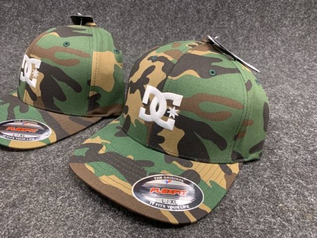 1407931-3 4 st kepsar DC Flexfit