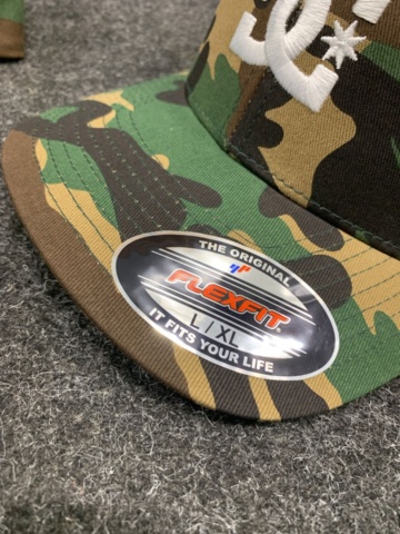 1407931-5 4 st kepsar DC Flexfit