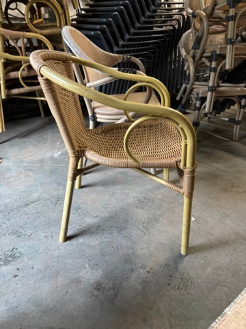 1372420-2 Caféstolar med armstöd 31 st