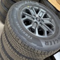 1408186-1 Ford Ranger Wildtrak fälgar med däck Goodyear Wrangler Territory HT