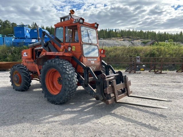 1377989-3 Lastmaskin Volvo BM LM 642, -1983