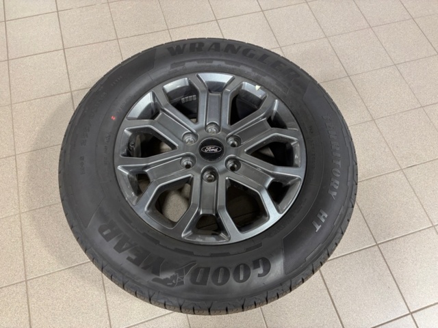 1408187-6 Ford Ranger Wildtrak fälgar med däck Goodyear Wrangler Territory HT