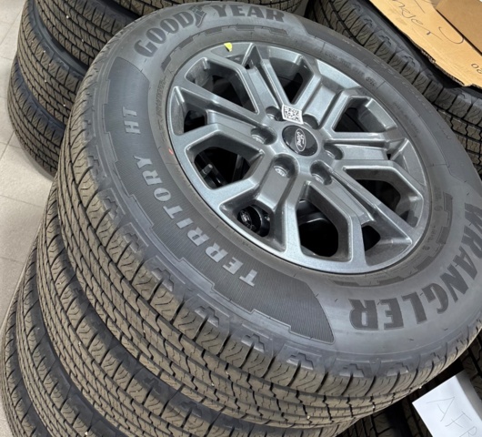 Ford Ranger Wildtrak rims with Goodyear Wrangler Territory HT tires ...
