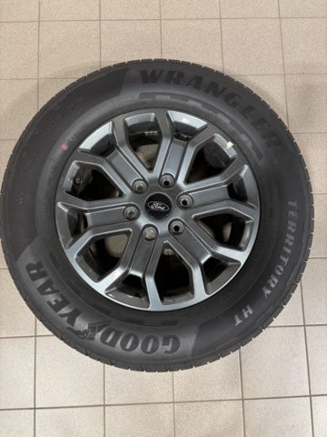 1408188-2 Ford Ranger Wildtrak fälgar med däck Goodyear Wrangler Territory HT
