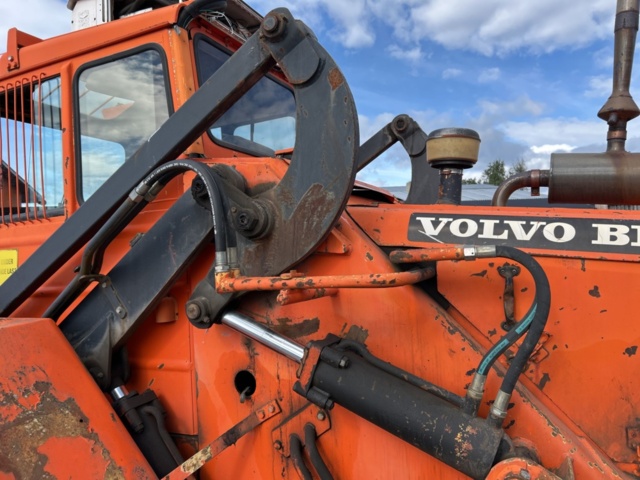 1377989-11 Lastmaskin Volvo BM LM 642, -1983