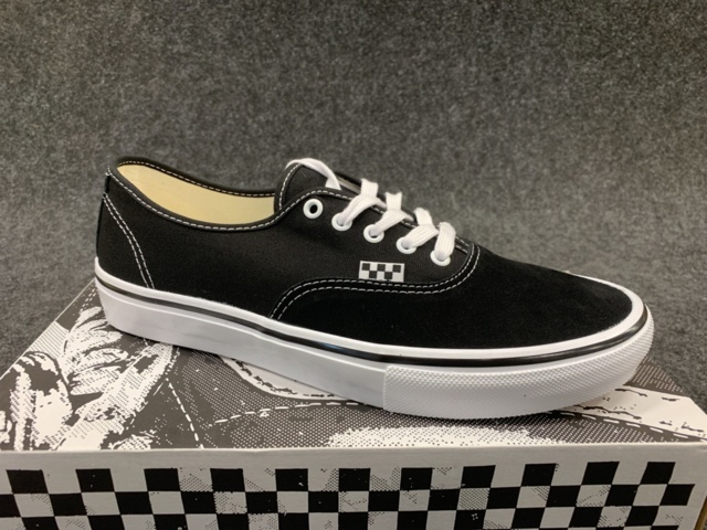 1407896-2 Shoes Vans Skate Authentic, Size 39