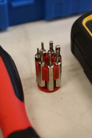 1300806-8 Mätinstrument & verktyg