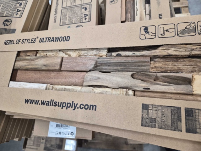 1379887-3 Väggtegel, ca 122 st, Träimitation, rustik stil, 49,5x18x2 cm