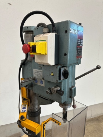 1399766-2 Pillar drilling machine Strands S68 with coordinate table