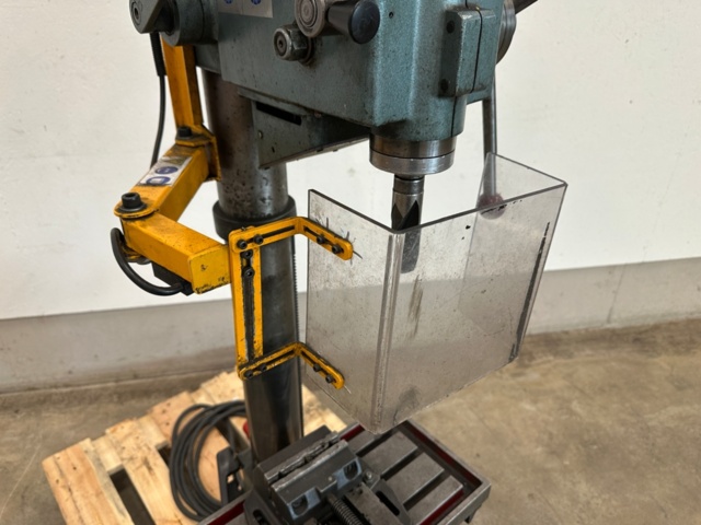 1399766-5 Pillar drilling machine Strands S68 with coordinate table
