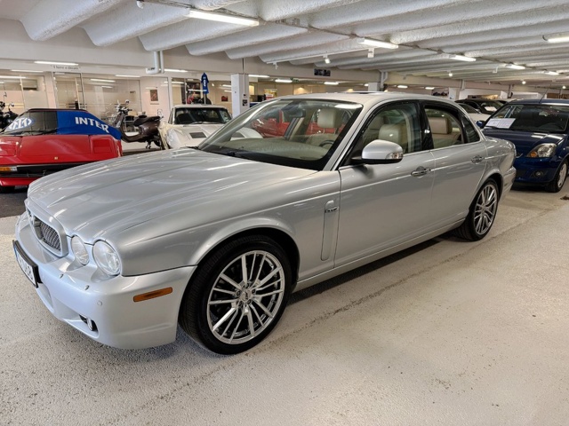1405259-1 Jaguar XJ 2.7 V6 Automatisk, 207hk, 2008