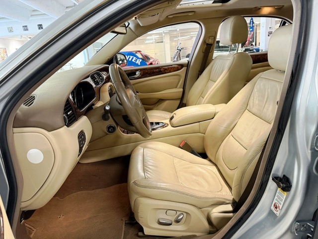 1405259-7 Jaguar XJ 2.7 V6 Automatisk, 207hk, 2008