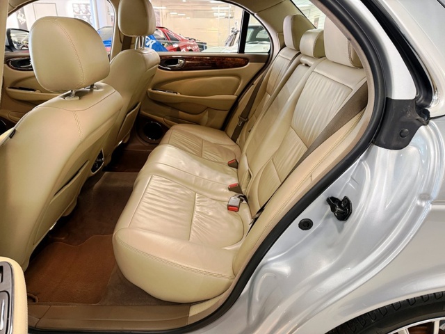 1405259-9 Jaguar XJ 2.7 V6 Automatisk, 207hk, 2008