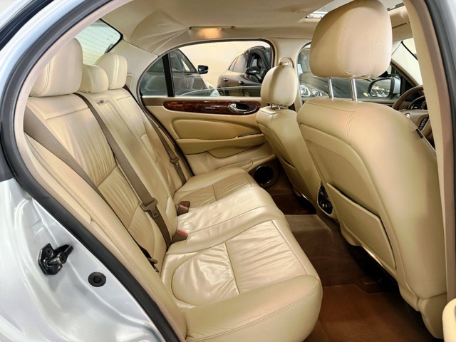 1405259-10 Jaguar XJ 2.7 V6 Automatisk, 207hk, 2008