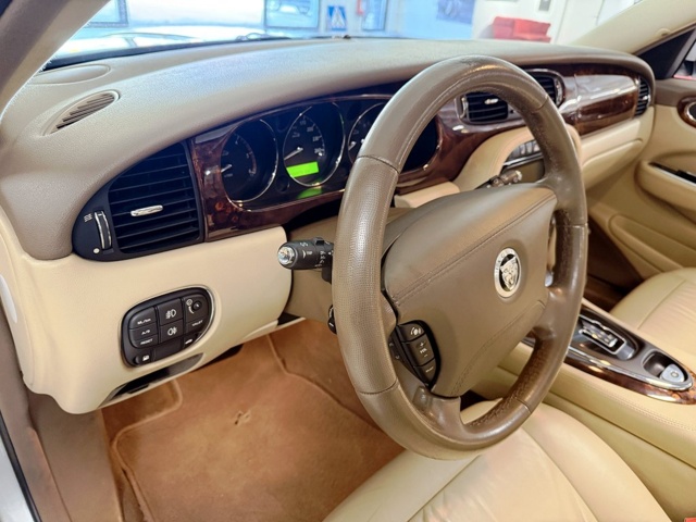 1405259-18 Jaguar XJ 2.7 V6 Automatisk, 207hk, 2008