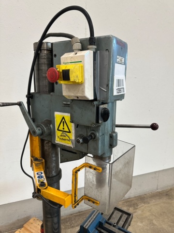 1399770-2 Pillar drilling machine Strands S68 with coordinate table