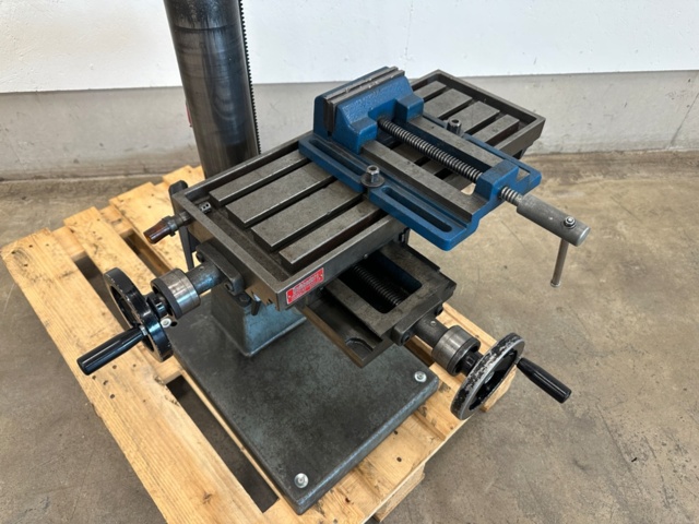 1399770-3 Pillar drilling machine Strands S68 with coordinate table