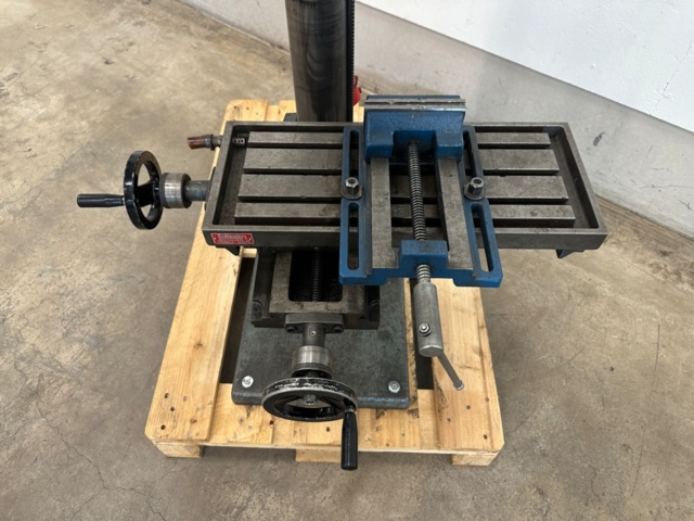 1399770-4 Pillar drilling machine Strands S68 with coordinate table