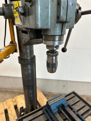 1399770-5 Pillar drilling machine Strands S68 with coordinate table