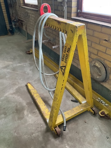 1406303-2 Lyftredskap för pallar mm