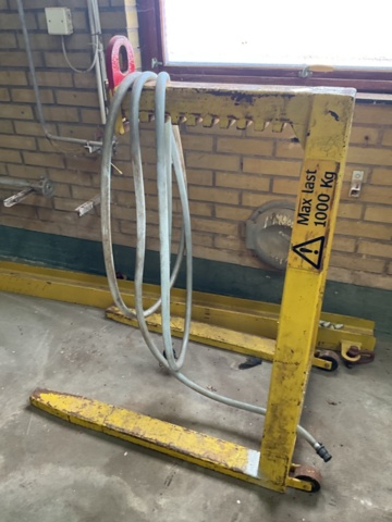 1406303-9 Lyftredskap för pallar mm