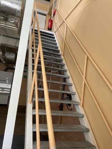 1406307-3 Ståltrappa