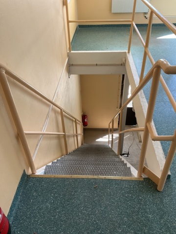 1406307-7 Ståltrappa