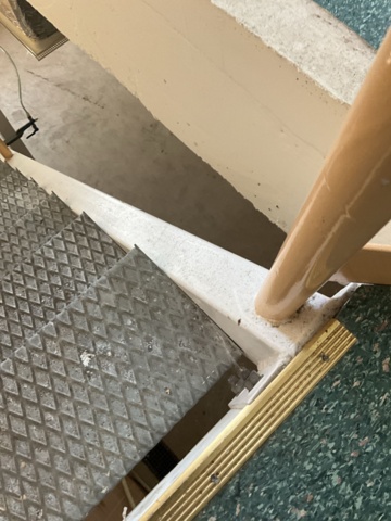 1406307-11 Ståltrappa