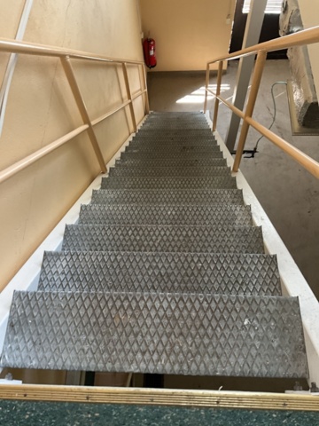 1406307-12 Ståltrappa