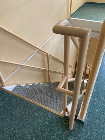 1406307-13 Ståltrappa