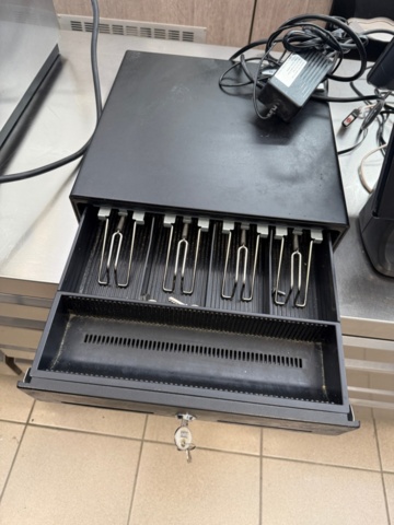 1351770-5 Kassasystem inkl, kassalåda, betalterminal, 2 st kvittoskrivare