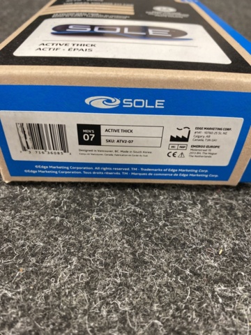 1408351-3 4 st par illäggsulor, Strl US 7