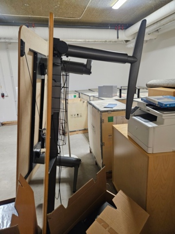 1366979-7 Diverse kontorsmöbler, säkerhetsskåp m.m.