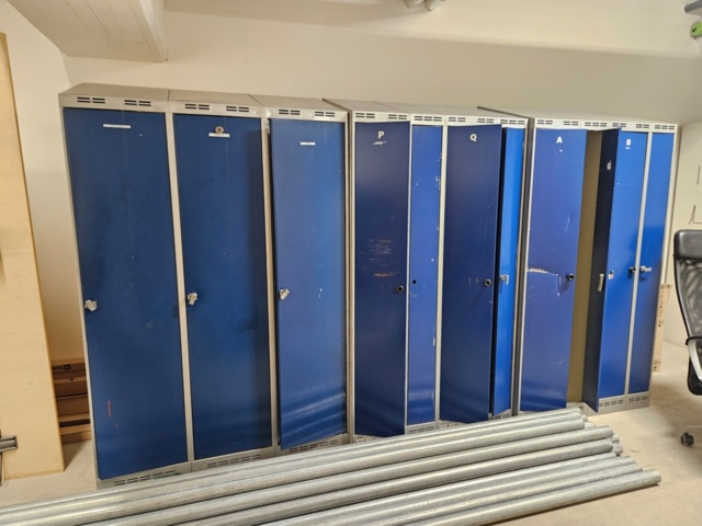 1366979-10 Diverse kontorsmöbler, säkerhetsskåp m.m.