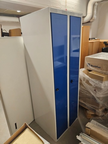 1366979-12 Diverse kontorsmöbler, säkerhetsskåp m.m.