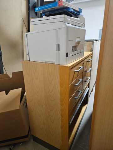 1366979-5 Diverse kontorsmöbler, säkerhetsskåp m.m.