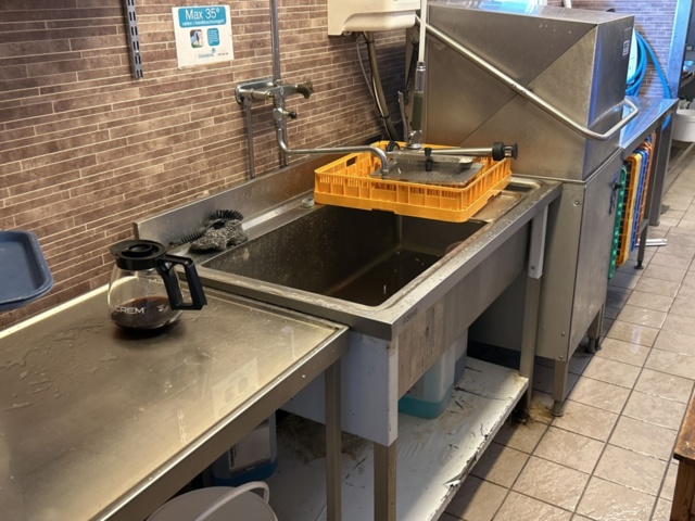 1361102-4 Diskmaskin Wexiödisk WD-6C med in- och utmatningsbänk, korgar och tillbehör