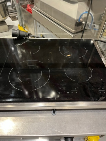 1291140-6 Specialgjord Värmebänk med Elplattor och värmelådor 2000x700x950